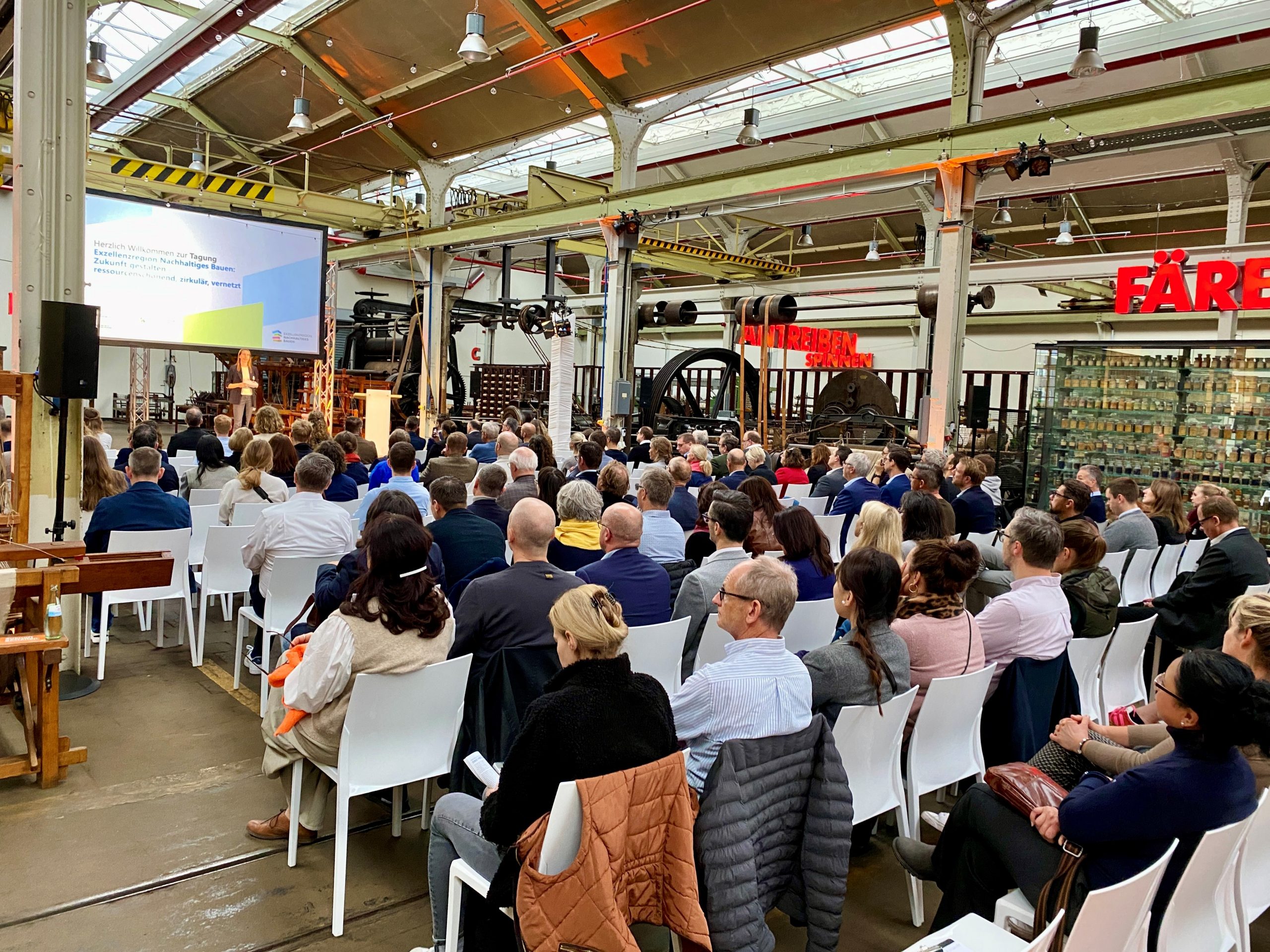 Fachtagung der Exzellenzregion Nachhaltiges Bauen: 170 Teilnehmende diskutieren Perspektiven der Branche in der Region
